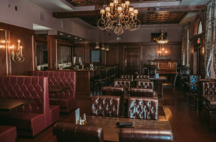 restaurant dining room