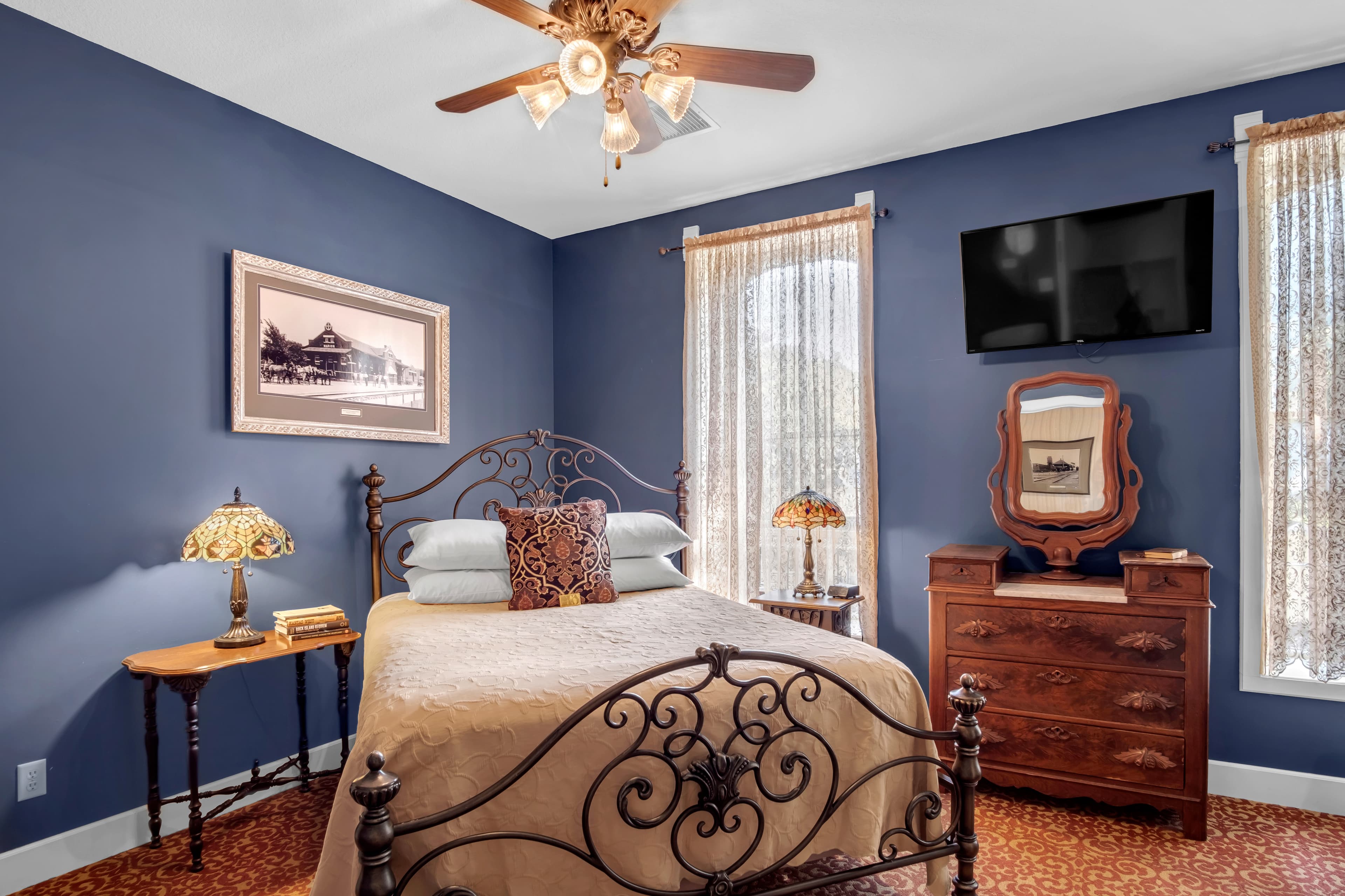 The Railroad Suite 204 queen bed