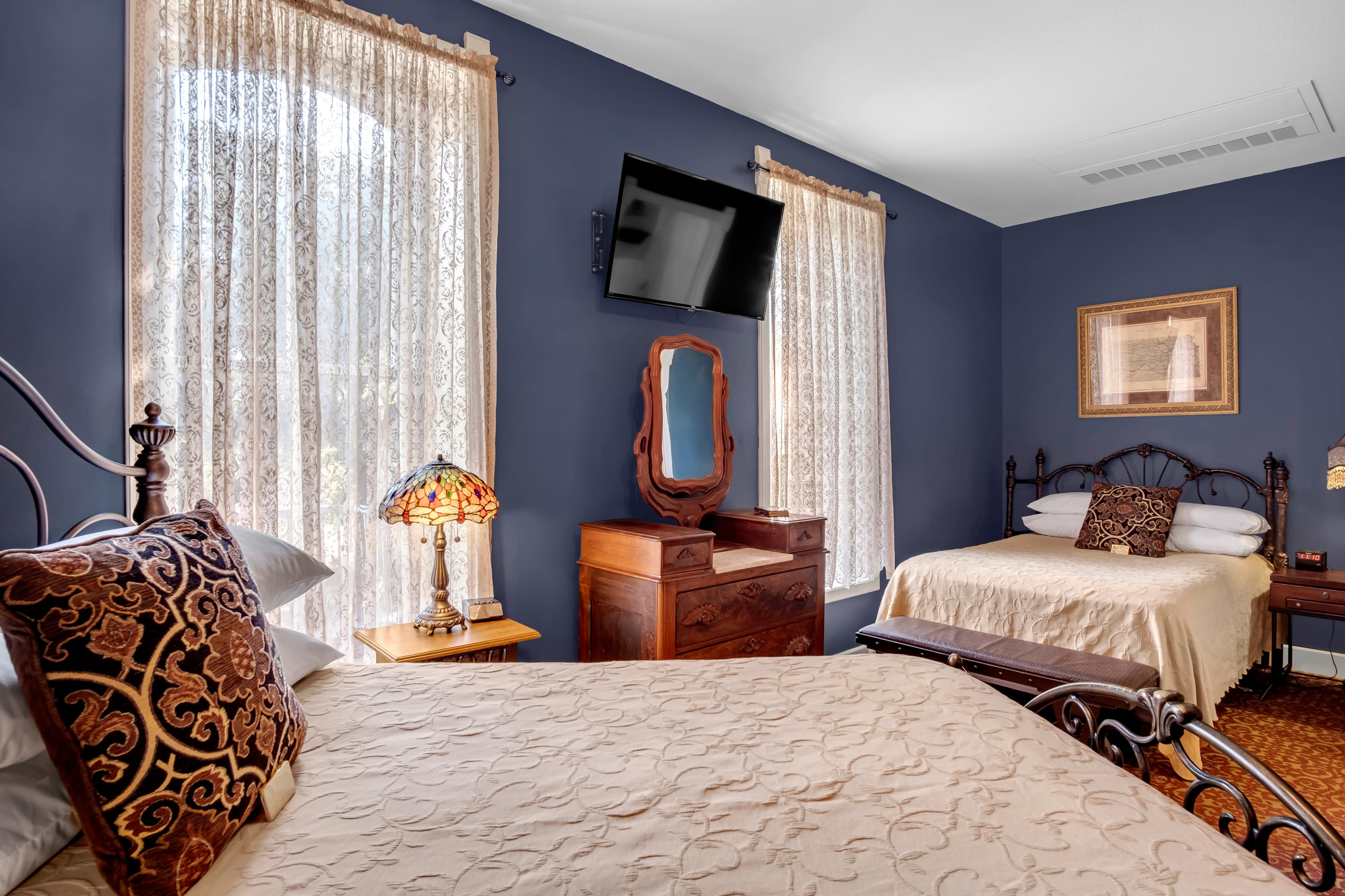 The Railroad Suite 204 full bed