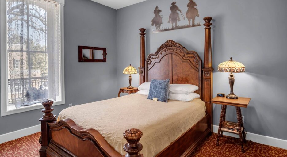 Suite 207 &#8211; The Wild West Suite, Historic Elgin Hotel